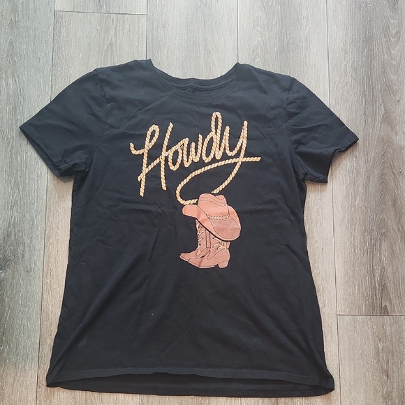 Black 'Howdy' T-Shirt with Cowboy Boot Design - Picture 1 of 3